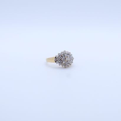 YELLOW GOLD RING SET WITH 31 DIAMONDS FOR...