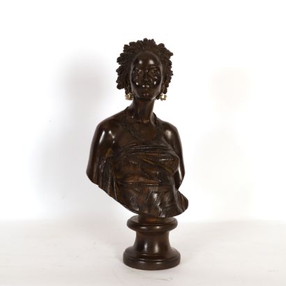 null SCULPTURE "AFRICAN VENUS" after Charles Cordier
Bronze with golden patina and...