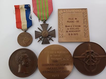 null Croix de guerre 1939 - insigne du Général de Monsabert - 1939
- Médaille "Acte...