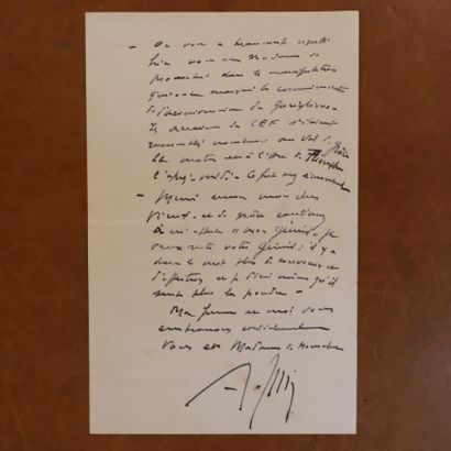 null Lettre manuscrite datée du 12.05.1952 signée par le Général JUIN écrite au Général...