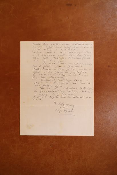 null Lettre manuscrite datée du 21 octobre 1951 par un ancien aumônier (?) au Général...