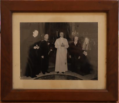 null Le Général de Monsabert et son épouse, en visite au Vatican reçu par le Pape...