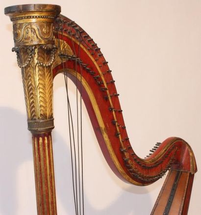 null HARPE En bois sculpté peint et doré à huit pédales, signé de la Maison Lepine»,...