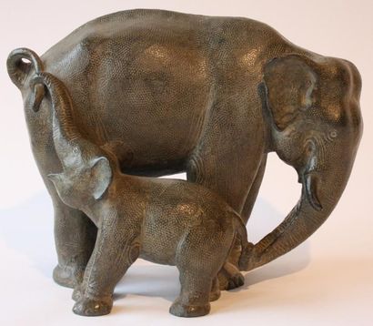 null BRONZE DE PAUL SIMON (1892-1979) Bronze, Eléphants maternité «la danse» Fonte...