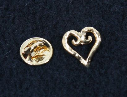 null PIN "Coeur doré"

Doré,	 (1,5cm)