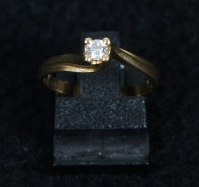null BAGUE OR JAUNE ET SOLITAIRE DIAMANT

Solitaire diamant 0,10 carat environ 

Poids...