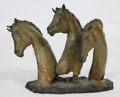 null BRONZE"TROIS TETES DE CHEVAL"DE YANN TORCHET

Représentant trois têtes de cheval...