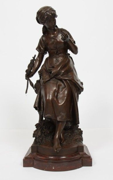 null BRONZE "LA FILEUSE"

En bronze à patine brun foncé, représentant une jeune paysanne...