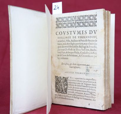 null COUTUMES du VERMANDOIS (XVIII°). Sans page de titre. Reliure parchemin.