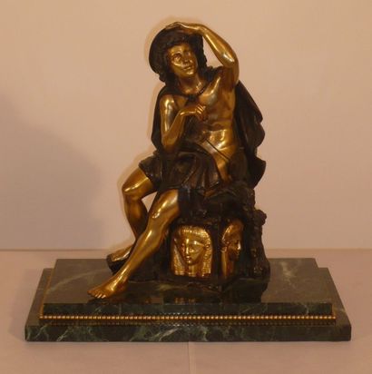 null BRONZE "BERGER ASSIS" DEBUT XIXè

En bronze patiné et doré sur socle en marbre....