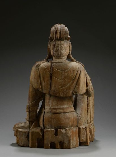 null Le Boddhisattva Kwan yin assis en délassement, posture dite lalitasana vêtu...