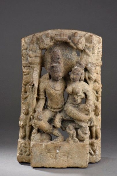 null Stèle illustrant le couple divin Uma Mahesvara (Shiva et Parvati)symbolisant...