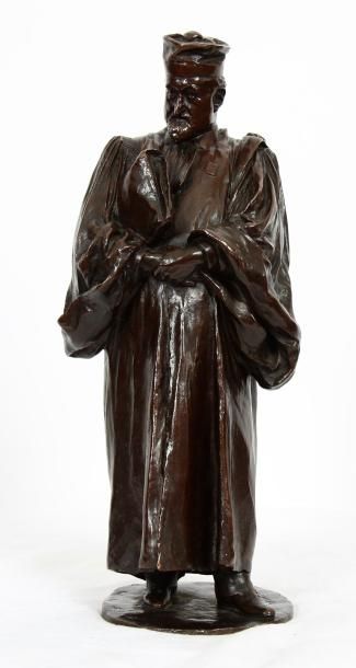 null BRONZE "L'AVOCAT MAITRE LABORI" DE THEODORE RIVIERE (1857-1912)

Bronze à pâtine...