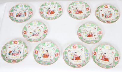 null 10 assiettes en porcelaine dure de BAYEUX

à décor en plein de fleurs et chinois...