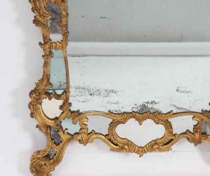 null MIROIR BAROQUE ITALIEN 

Miroir à pare-closes de forme chantournée, en bois...