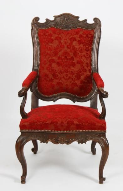 null FAUTEUIL BAROQUE ITALIEN XVIIIè

En bois naturel sculpté à haut dossier plat...