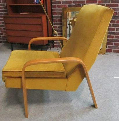 null ENSEMBLE DE QUATRE FAUTEUILS DE "L'ARP" 1950

De l'Atelier de Recherche Plastique...