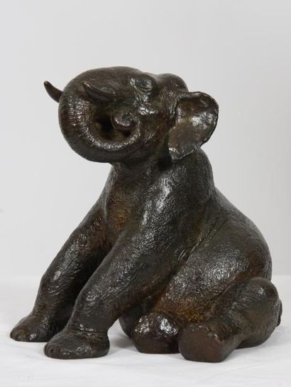 null BRONZE "ELEPHANT ASSIS" DE PAUL SIMON 1892-1979

Bronze patiné signé "Paul Simon"

Cachet...