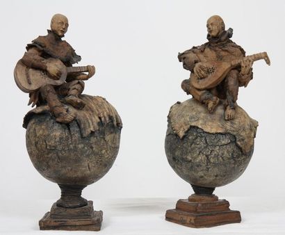 null PAIRE DE SCULPTURES "JOUEURS DE GUITARE ET DE MANDOLINE" DE CHERYL CHASE

En...