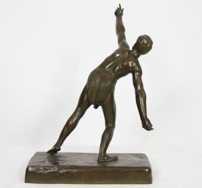 null BRONZE ART DECO "LE LANCEUR" DE CHIPARUS

Bronze à patine vert antique figurant...
