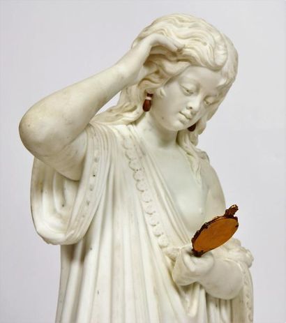 null MARBRE "ELEGANTE AU MIROIR" XIXè

En marbre blanc représentant une jeune femme...