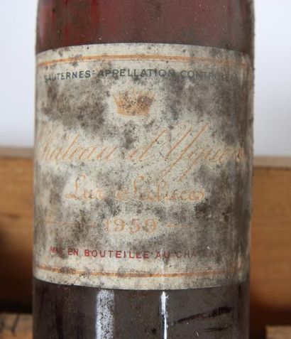 null 3 bouteilles de "CHATEAU D'YQUEM" 1959