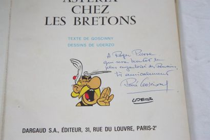 null "ASTERIX CHEZ LES BRETONS" Dédicacé par GOSCINNY et UDERZO à ROGER- PIERRE (1923-2010)

Edition...