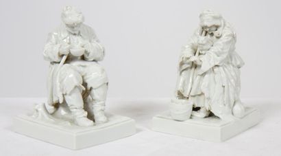 null PAIRE DE SUJETS "COUPLE DE VIEILLARDS" EN PORCELAINE CAPO DI MONTE XIXè

En...