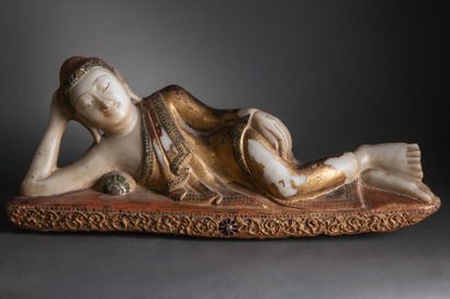 null "PARINIRVANA BUDDHA" BIRMANIE

Parinirvâna Buddha allongé la tête reposant sur...