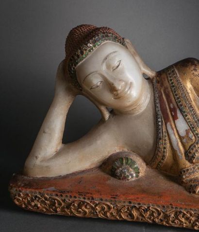 null "PARINIRVANA BUDDHA" BIRMANIE

Parinirvâna Buddha allongé la tête reposant sur...