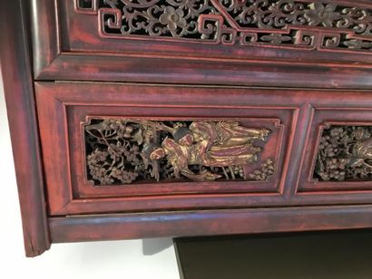 null MEUBLE CHINOIS XIXè

En bois laqué, à panneaux sculptés ajourés en bois doré...