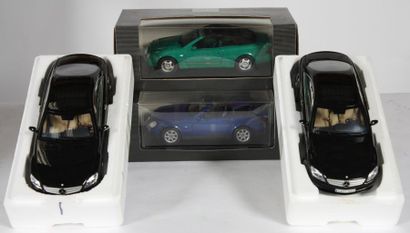 null LOT DE 4 MERCEDES 1/18 :

-MERCEDES-BENZ CLK-KLASSE CABRIOLET ANNEES 2000 1/18

MINICHAMPS...