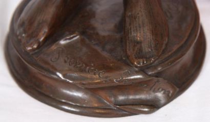 null PAIRE DE BRONZES "PREMIERE SENSATION" DE BASTET (1853-1905)

En bronze à patine...