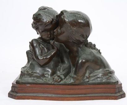 null BRONZE "LA GRANDE SOEUR" DE HENRI PERNOT (1859-1937)

Bronze à patine vert antique,...