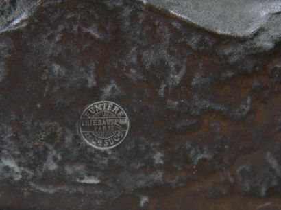 null BRONZE "LA GRANDE SOEUR" DE HENRI PERNOT (1859-1937)

Bronze à patine vert antique,...