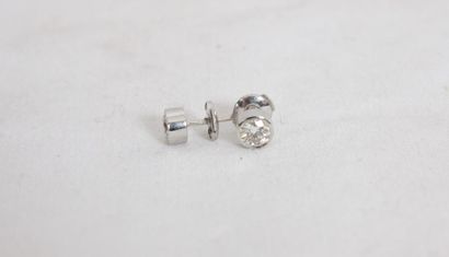 null CLOUS D'OREILLES DIAMANTS

Clous d'oreilles en diamants pour 1,5 carat dans...