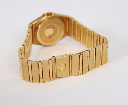 null MONTRE OMEGA CONSTELLATION OR

En or jaune 18 K N°52577400. Mouvement à quartz.

En...