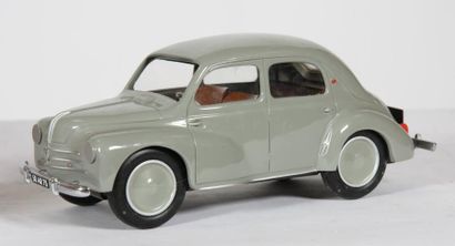 null RENAULT 4 CV 1946 MICHEL AROUTCHEV. L : 34 cm

MICHEL AROUTCHEV Design & Création...