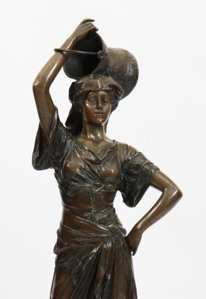 null IMPORTANT BRONZE "PORTEUSE D'EAU" DE DROUOT (1859-1945)

En bronze patiné, signé...