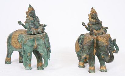 null DEUX BRONZES "GANESH" SIAM XXè

Bronzes patinés et dorés figurant Ganesh assis...