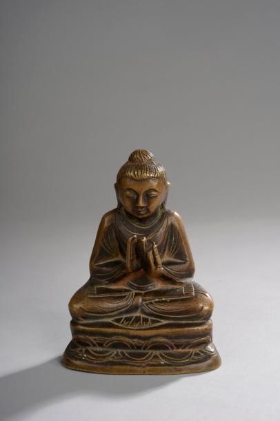 null PETIT BUDDHA VOTIF BIRMANIE XIXè

Petit Buddha votif assis les mains prêchant...