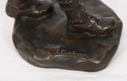 null BRONZE "L'ECOLIER" DE JOSE CARDONA (1878-1923)

En bronze patiné reposant sur...