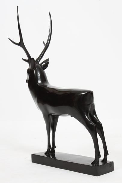 null BRONZE "LE GRAND CERF" DE POMPON (1855-1933)

Bronze à patine noire. Signé sur...