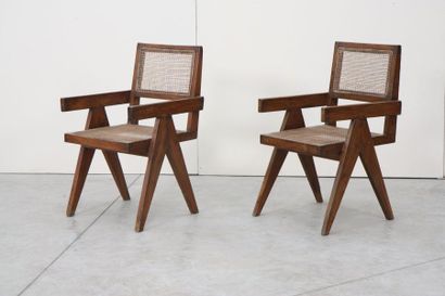 null Pierre JEANNERET (1896-1967)

Ensemble de deux fauteuils dit :"office cane chairs".

En...