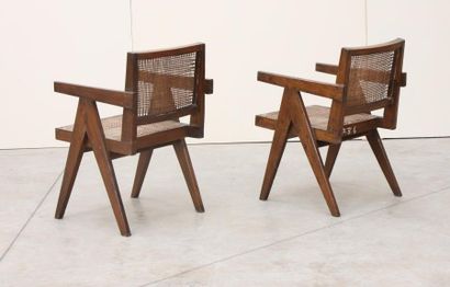 null Pierre JEANNERET (1896-1967)

Ensemble de deux fauteuils dit :"office cane chairs".

En...