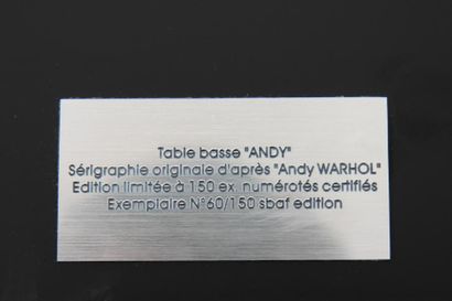 null TABLE BASSE "MARILYN D'APRES ANDY WARHOL"

En bois laqué, ornée d'une sérigraphie...