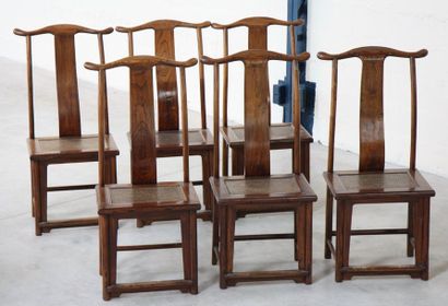 null Ensemble de six chaises en bois naturel, à haut dossier ajouré, à assise tressée,...