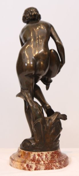 null BRONZE "FEMME A LA CRUCHE" DE JULIEN CAUSSE (1869-1909)

Bronze patiné signé...