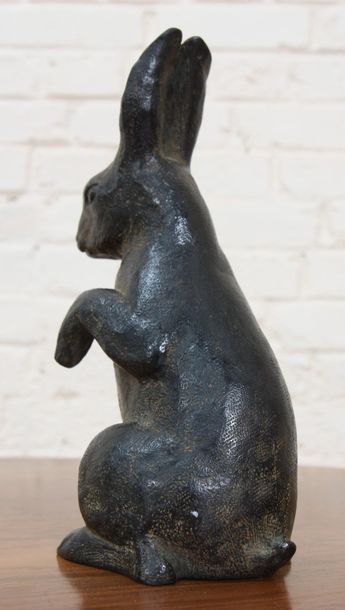 null BRONZE "LAPIN DEBOUT" DE PAUL SIMON (1892-1979)

Bronze à patine brune représentant...