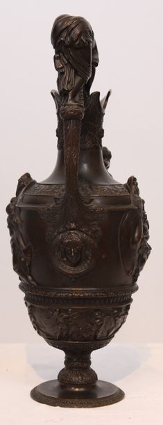 null AIGUIERE EN BRONZE "MOISE SAUVE DES EAUX" 1835 DE TRIQUETI (1803-1874)

En bronze...